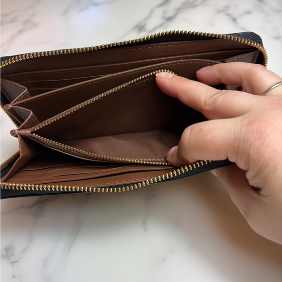 Coach X Jean Michael Basquiat Large Zip Around Wallet - Picture 9 of 10